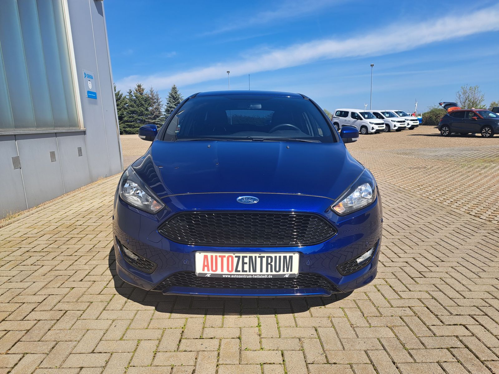 Fahrzeugabbildung Ford Focus ST-Line NAVI PARK-ASSISTENT WINTERPAKET