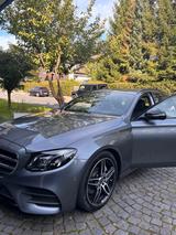 Mercedes-Benz E 200 4MATIC T Autom. - - Mercedes-Benz E 200 von privat