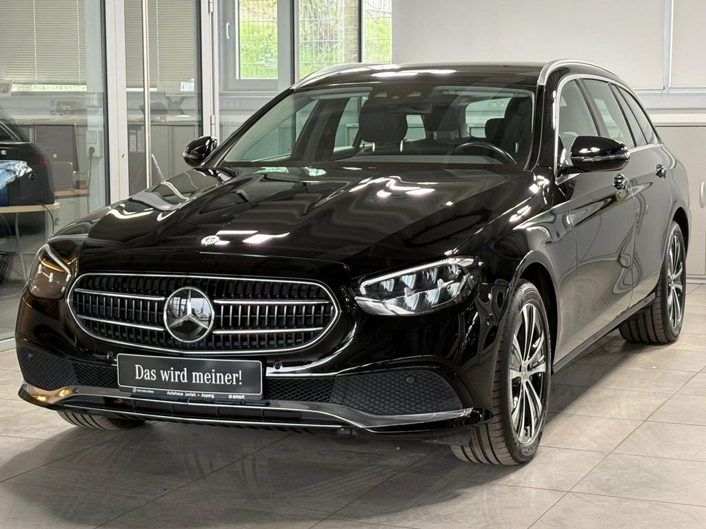 Image of Mercedes-Benz E 300