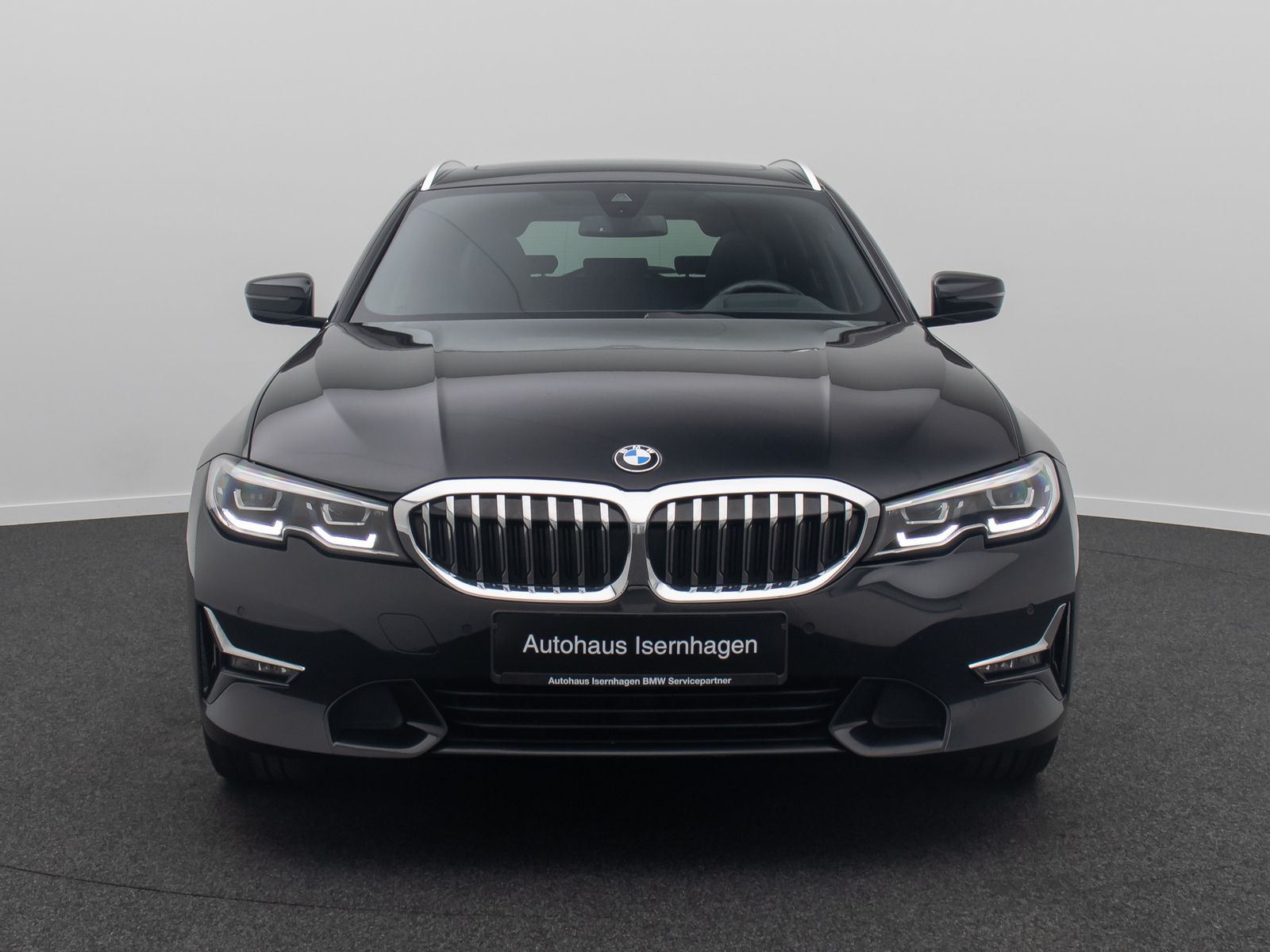 Fahrzeugabbildung BMW 330d xD Luxury Line HUD DAB Kamera AHK Panorama