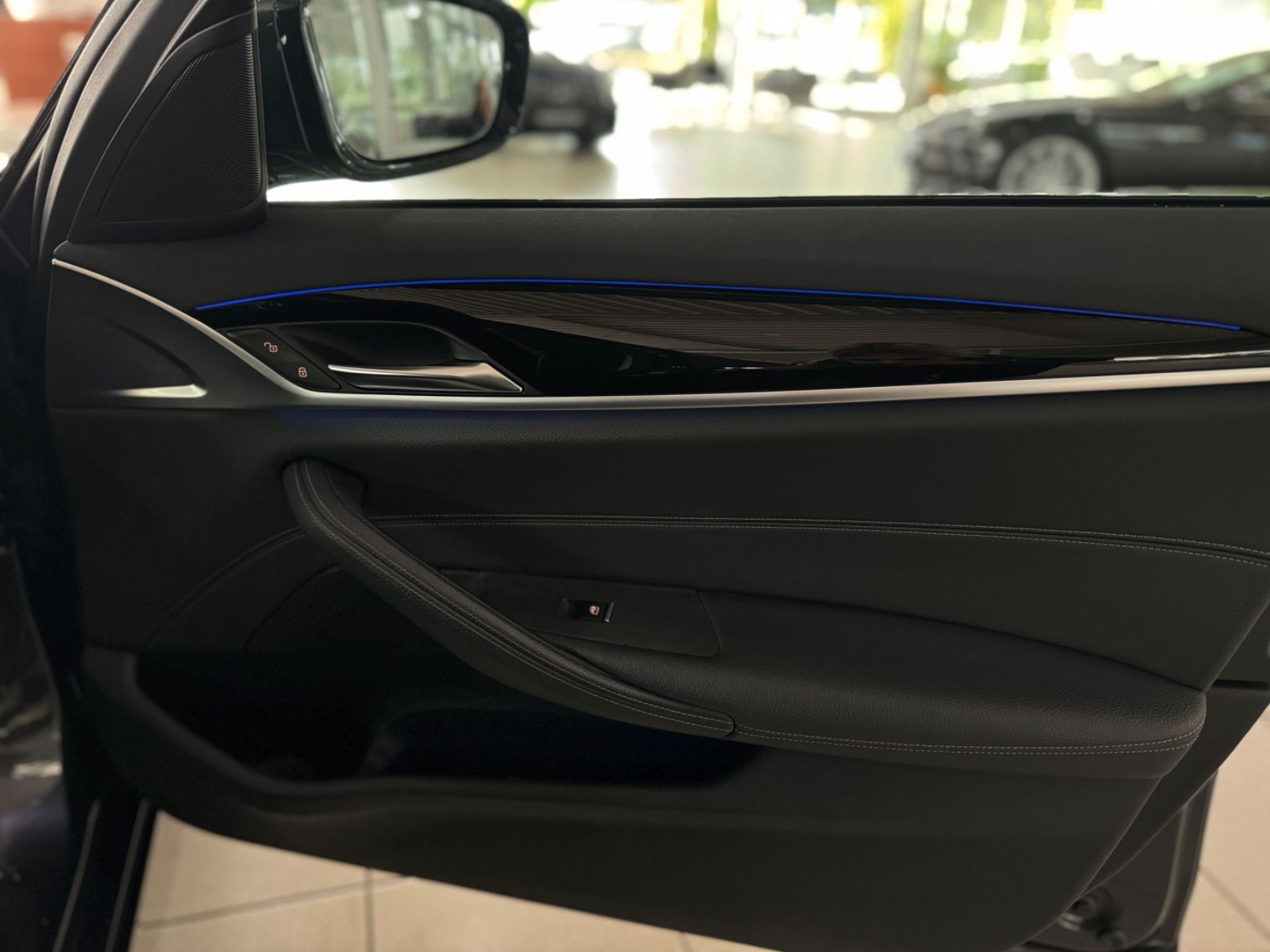 Fahrzeugabbildung BMW 530e iP Sport Line ACC Kamera SoftCose DAB HiFi