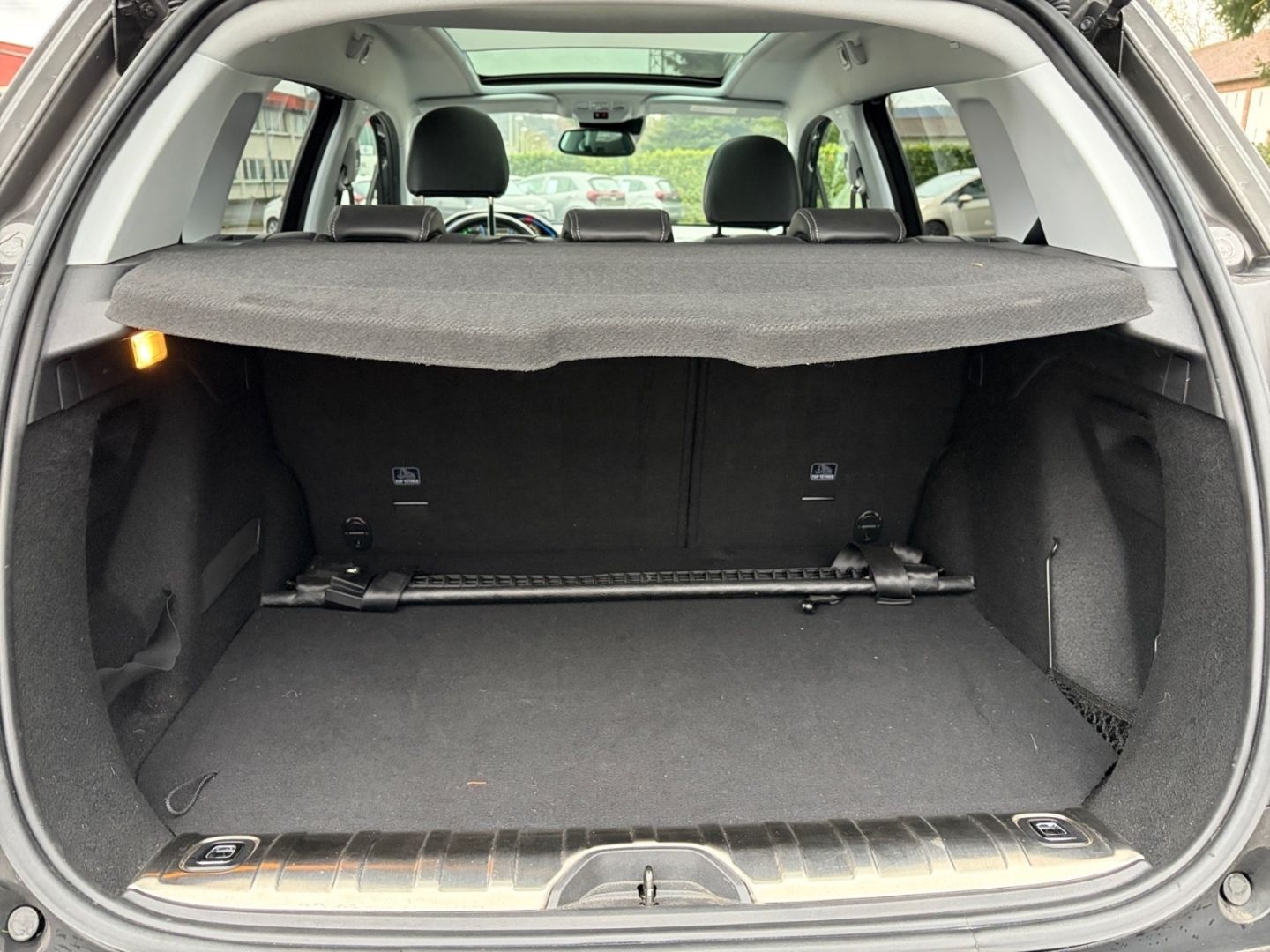 Fahrzeugabbildung Peugeot 2008 Allure , Leder,SitzheizungPanoDach,Kamera