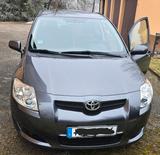 Toyota Auris Touring Sports - Toyota Auris Touring Sports mit Benzin-Antrieb: Automatik