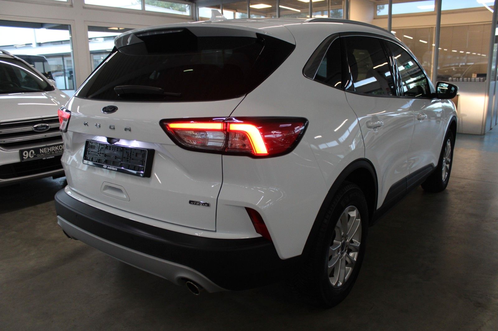 Fahrzeugabbildung Ford Kuga PHEV Aut. Titanium LED NAVI WinterPaket