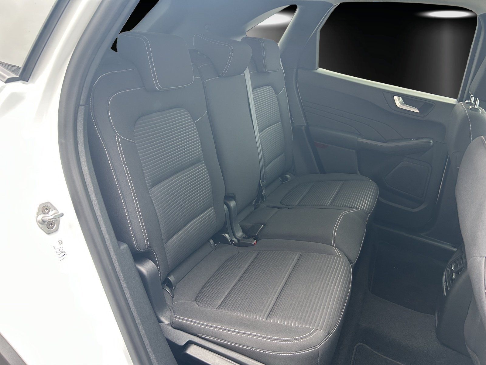 Fahrzeugabbildung Ford Kuga 2.5 Plug-in-Hybrid PHEV Titanium,AHK,Navi