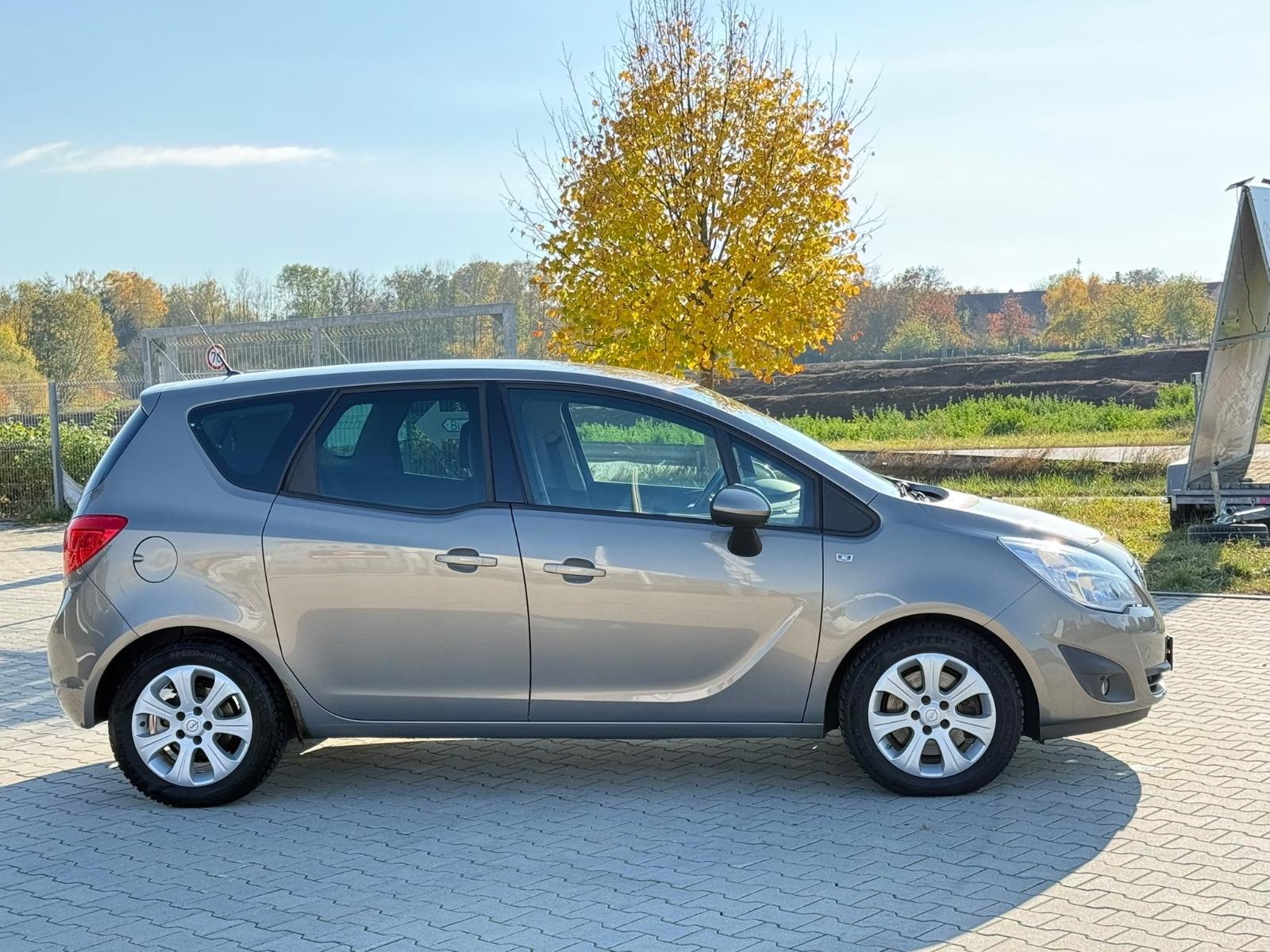 Opel Meriva 2012 — photo 7