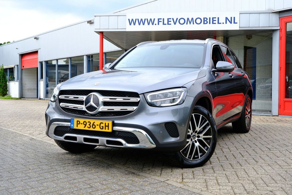Image of Mercedes-Benz GLC 300