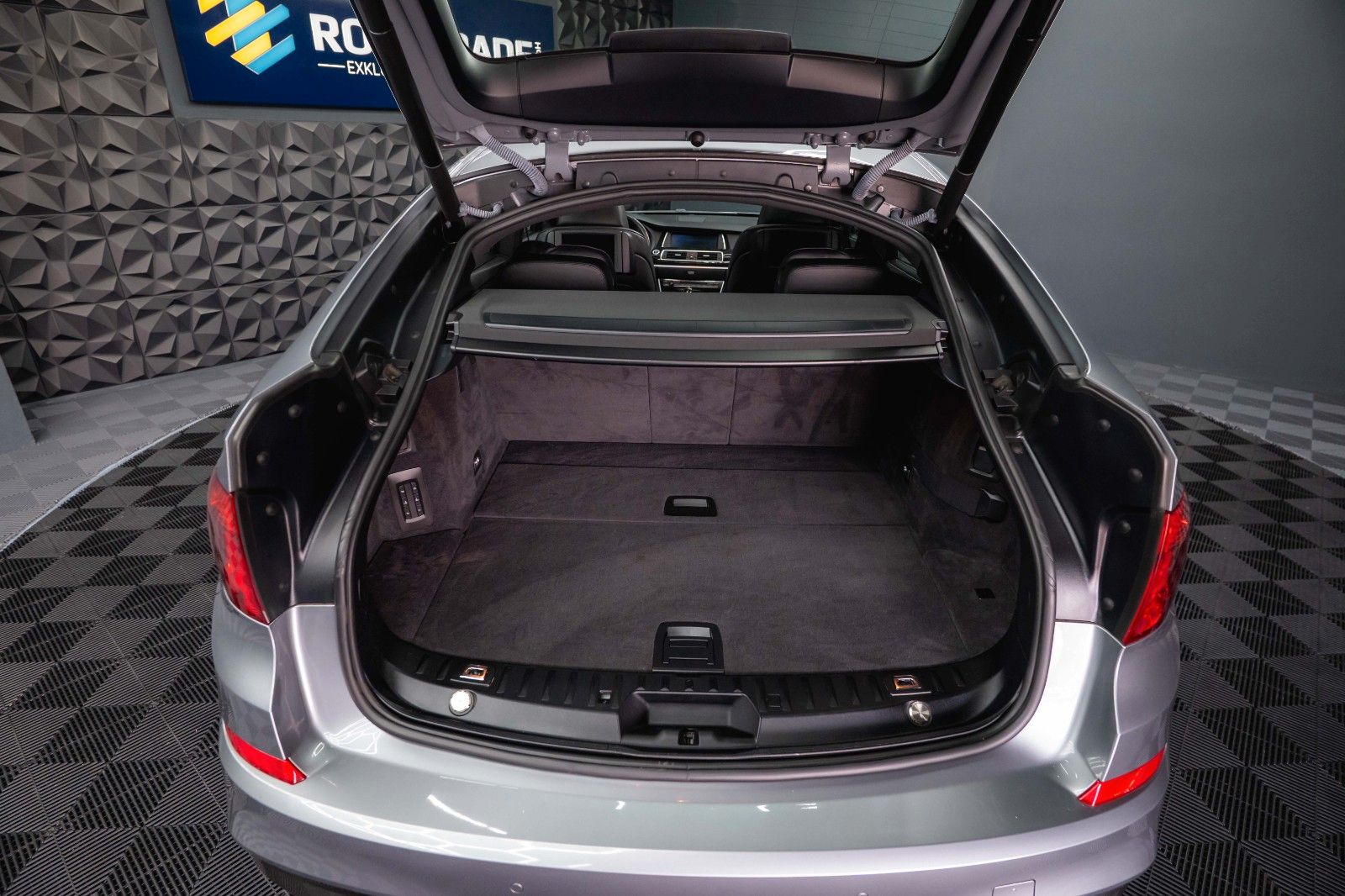 Fahrzeugabbildung BMW 550i xDrive Gran Turismo M-Sport *Pano*ACC*HU*