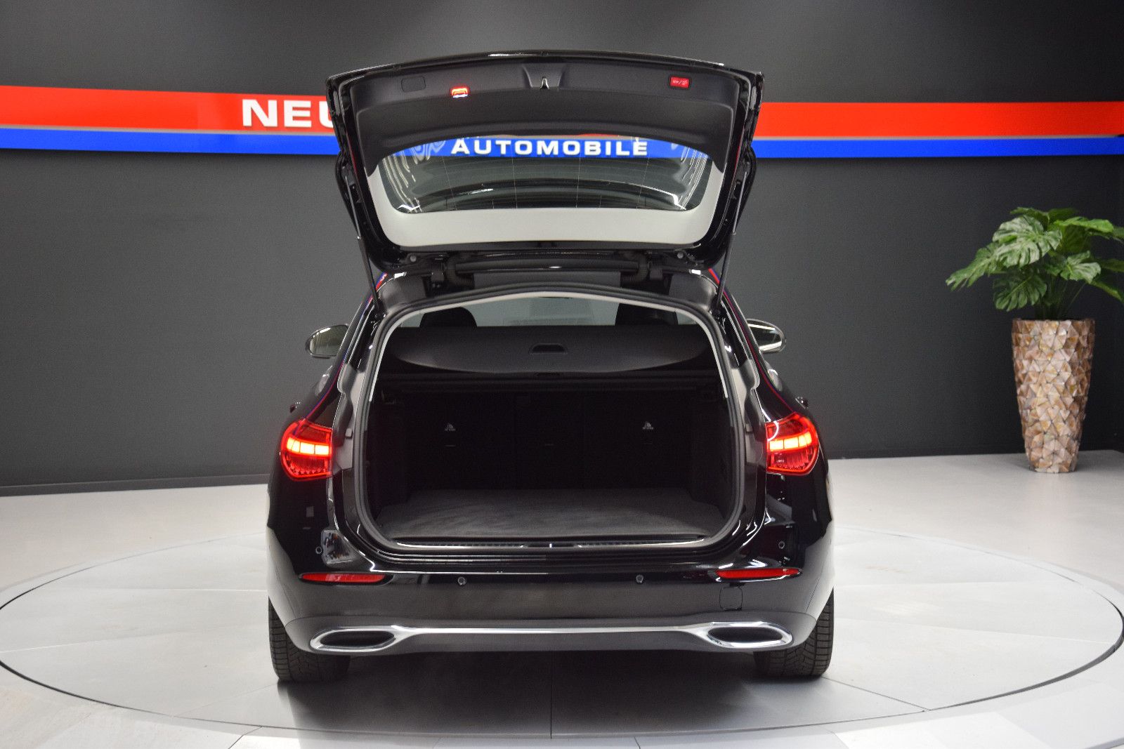 Fahrzeugabbildung Mercedes-Benz C 180 T-Modell Avantgarde MBUX Ambiente Kamera