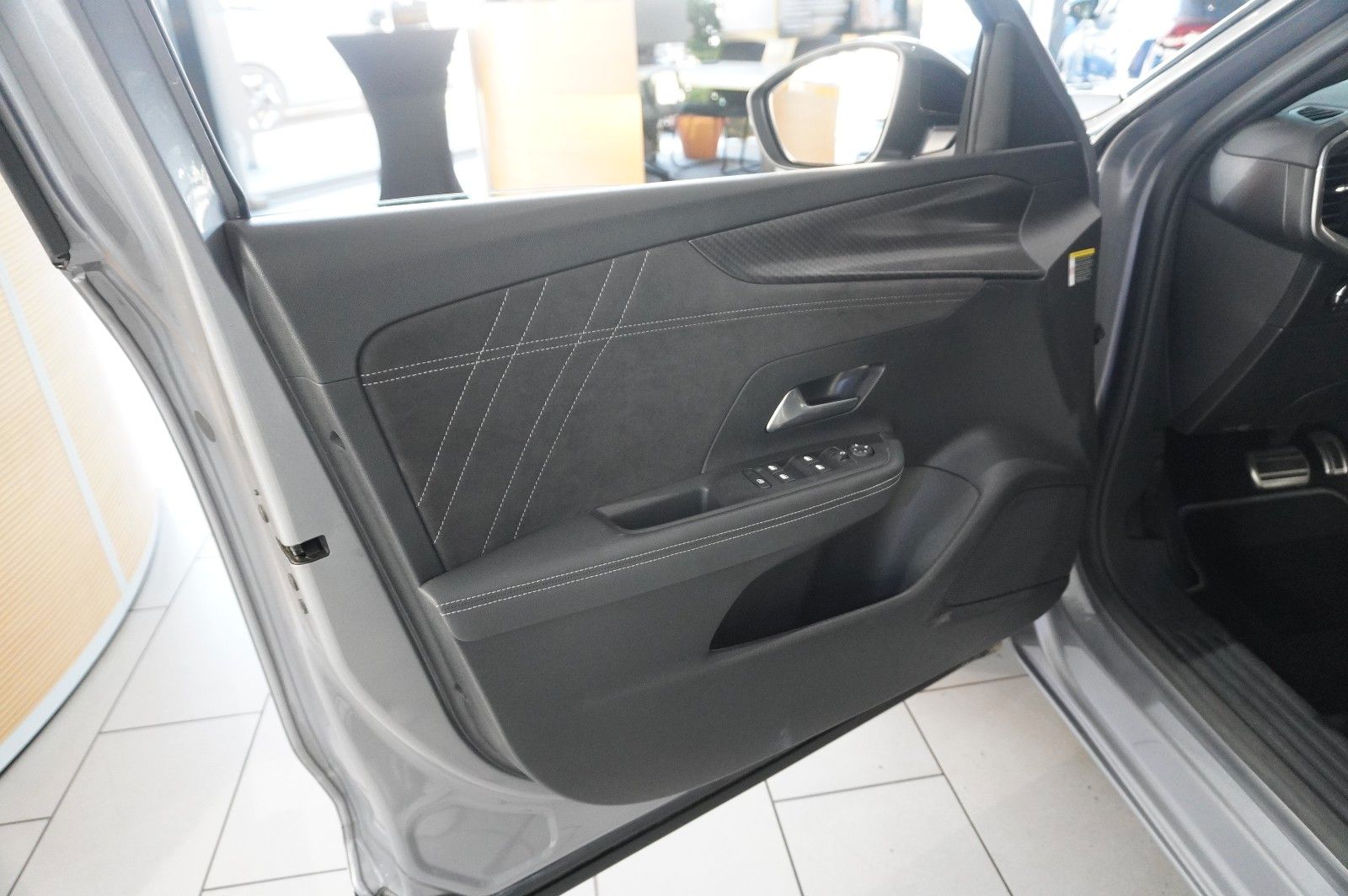 Fahrzeugabbildung Opel Mokka-e ULTIMATE 3-PHASIG NAVI/LED/KAMERA/DAB+