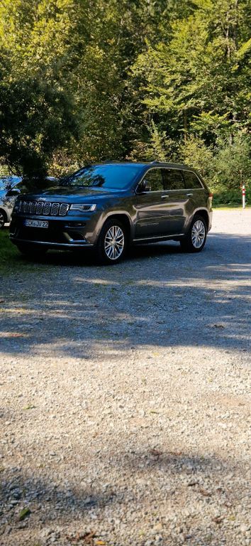 Image of Jeep Grand Cherokee