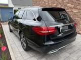 Mercedes-Benz 250 - Mercedes-Benz 250 mit Diesel-Antrieb