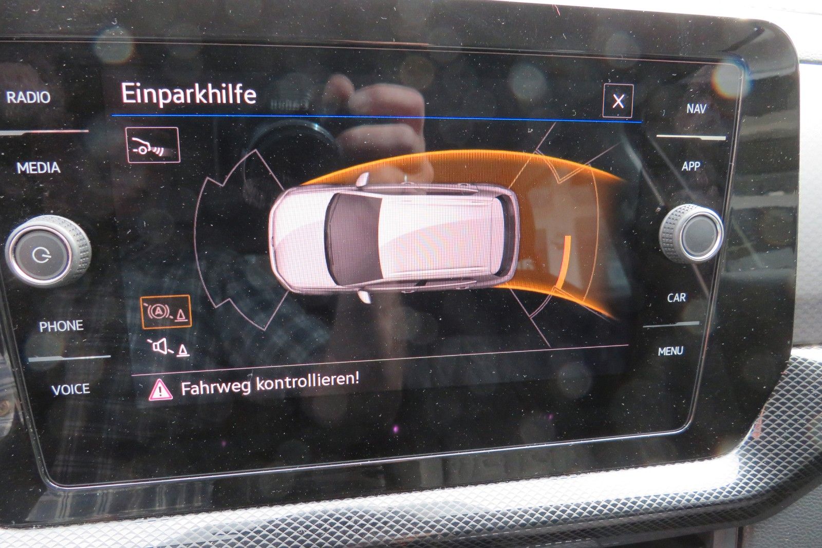 Fahrzeugabbildung Volkswagen T-Cross DSG ACC KAMERA NAVI SITZH LED APP GJ 1.H
