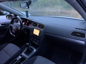 Volkswagen Golf - 12