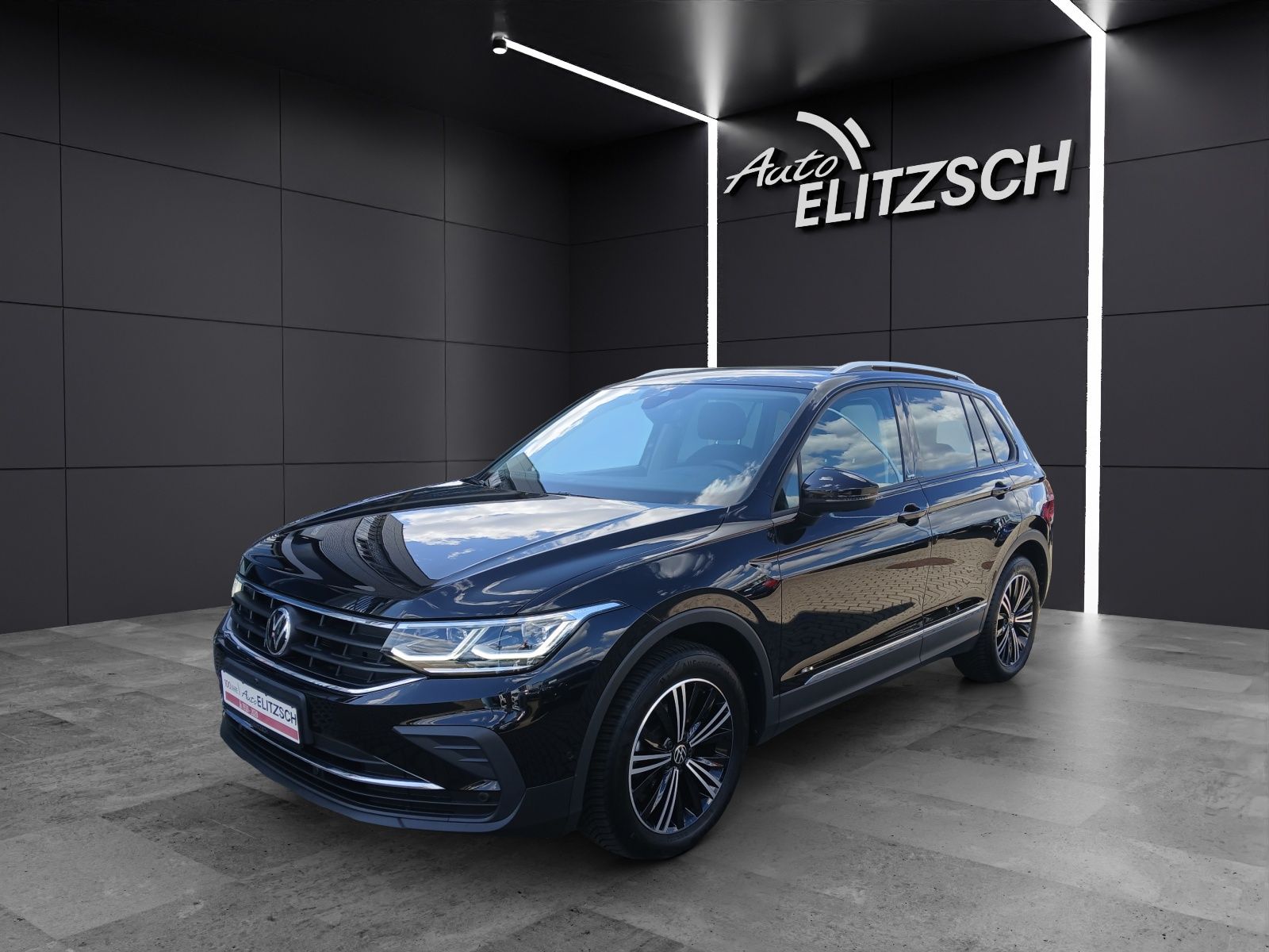 Fahrzeugabbildung Volkswagen Tiguan TDI United MatrixLED HuD 360° Kamera  Key