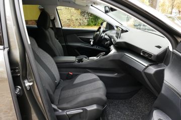 Fahrzeugabbildung Peugeot 3008 Active aus 1. Hand