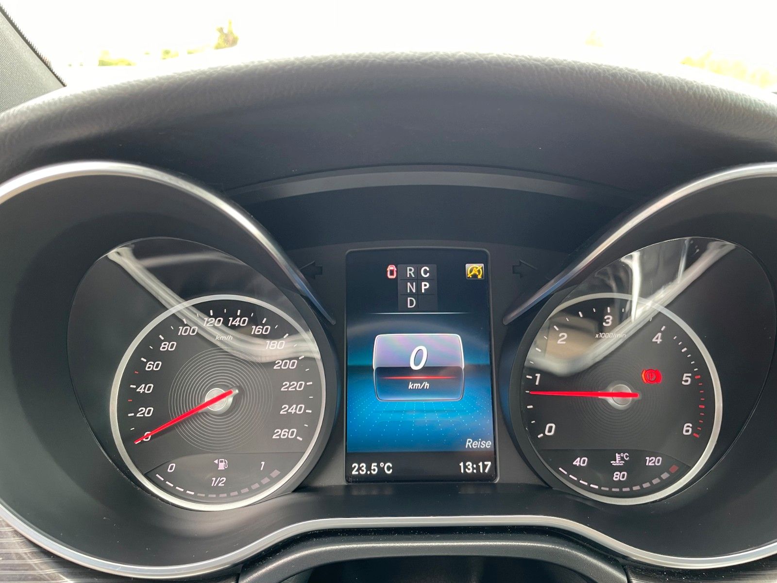 Fahrzeugabbildung Mercedes-Benz V 300 d AVA ED 4MATIC Sitzklima Burmester 6Sitze