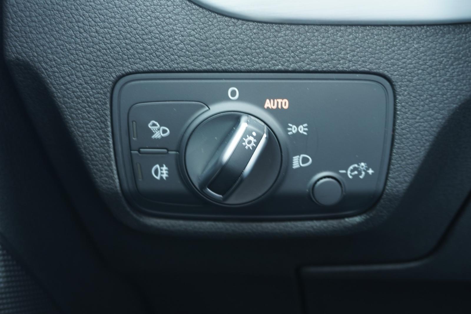 Audi Q2 1.0 TFSI sport ultra Navi LED Tempomat PDC