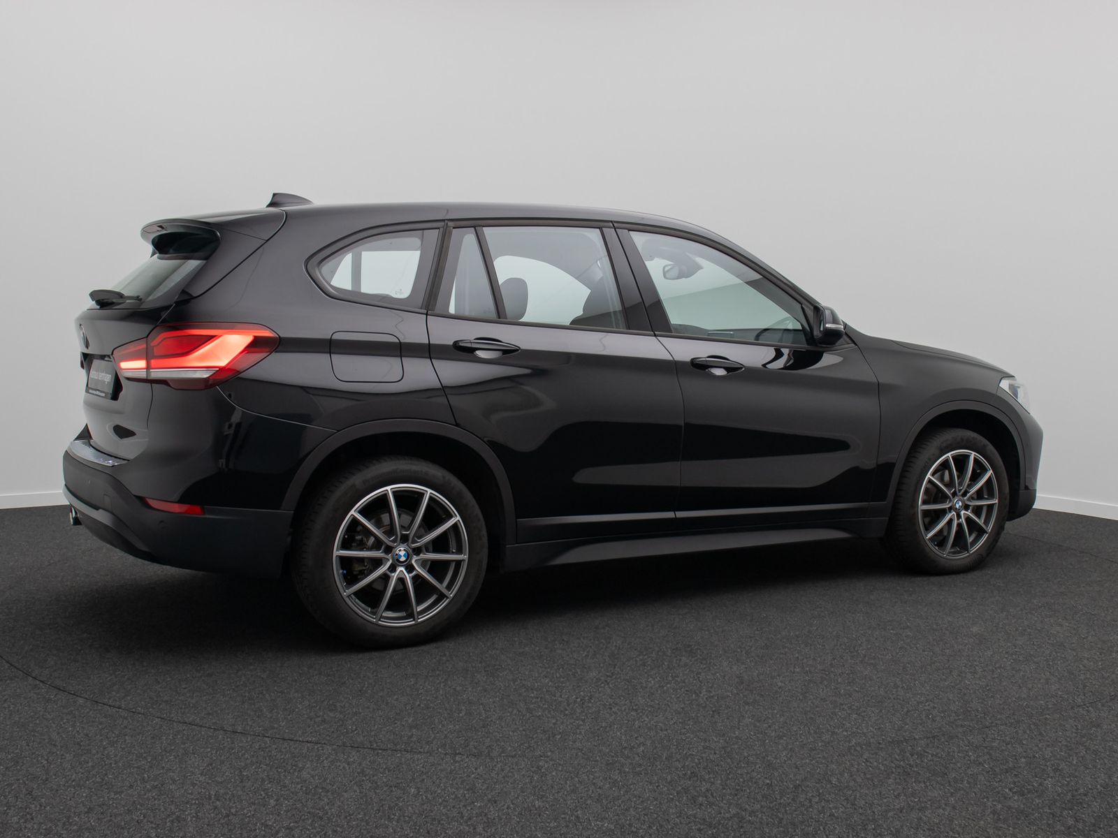 Fahrzeugabbildung BMW X1sD18i DAB HiFi Lenkrhzg DrivAssist Parkassist