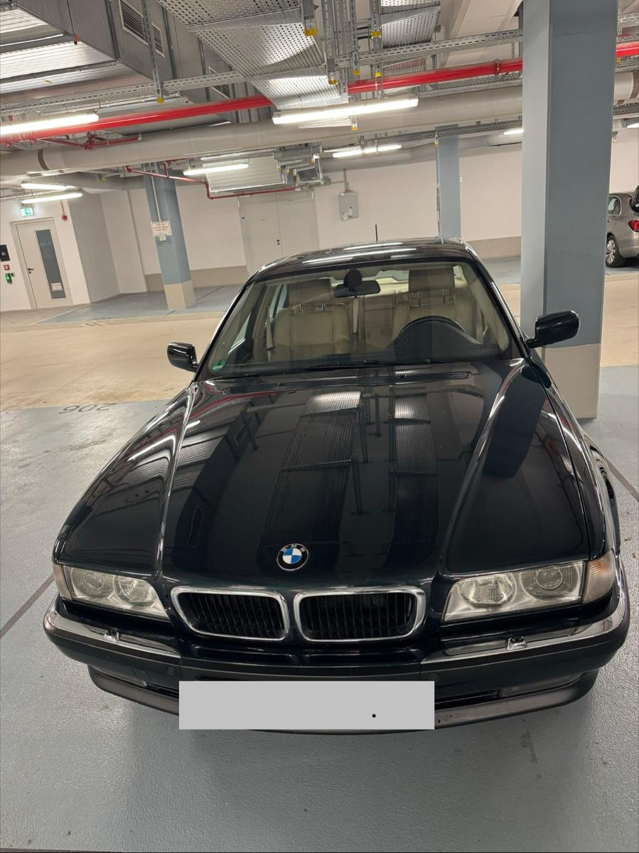 BMW 740