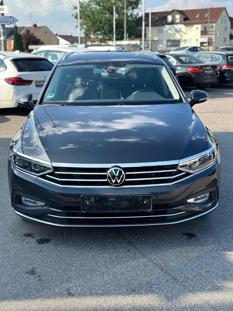 Volkswagen Passat Variant Elegance 1Hand