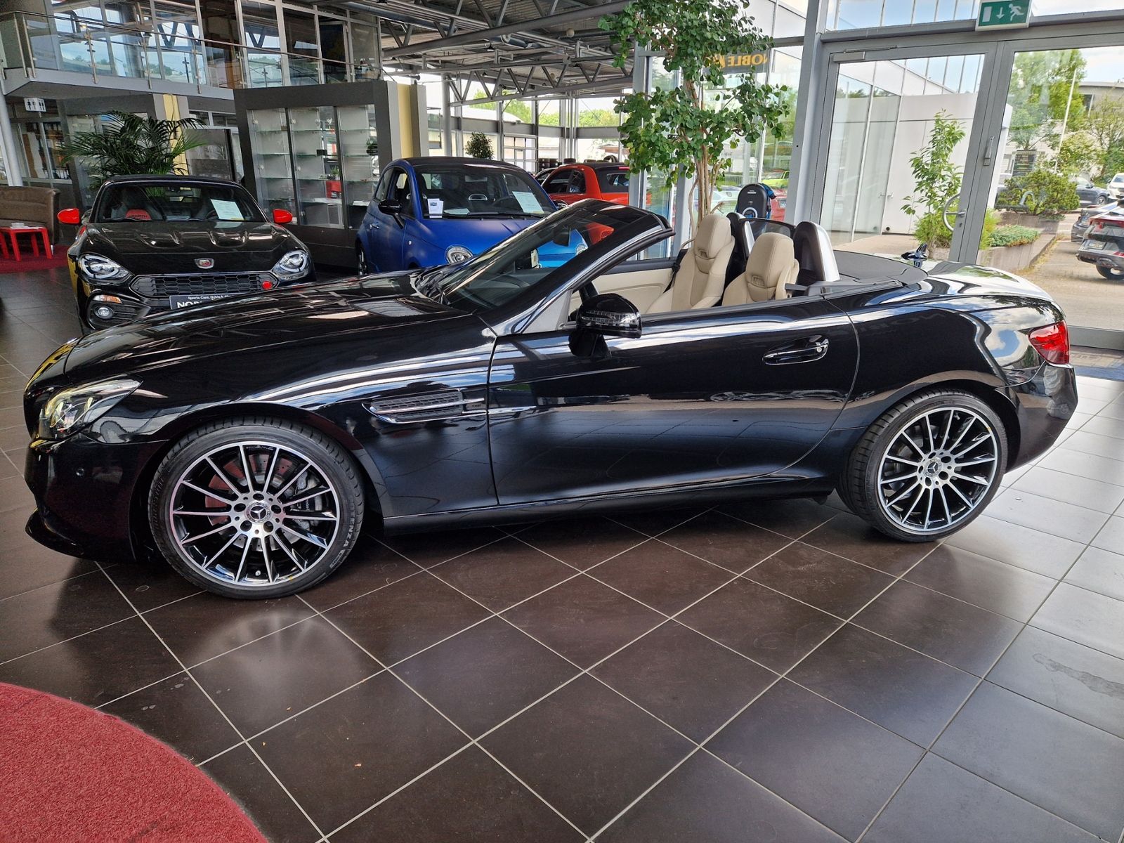 Fahrzeugabbildung Mercedes-Benz SLC 300 AMG Line LED NAVI ALU