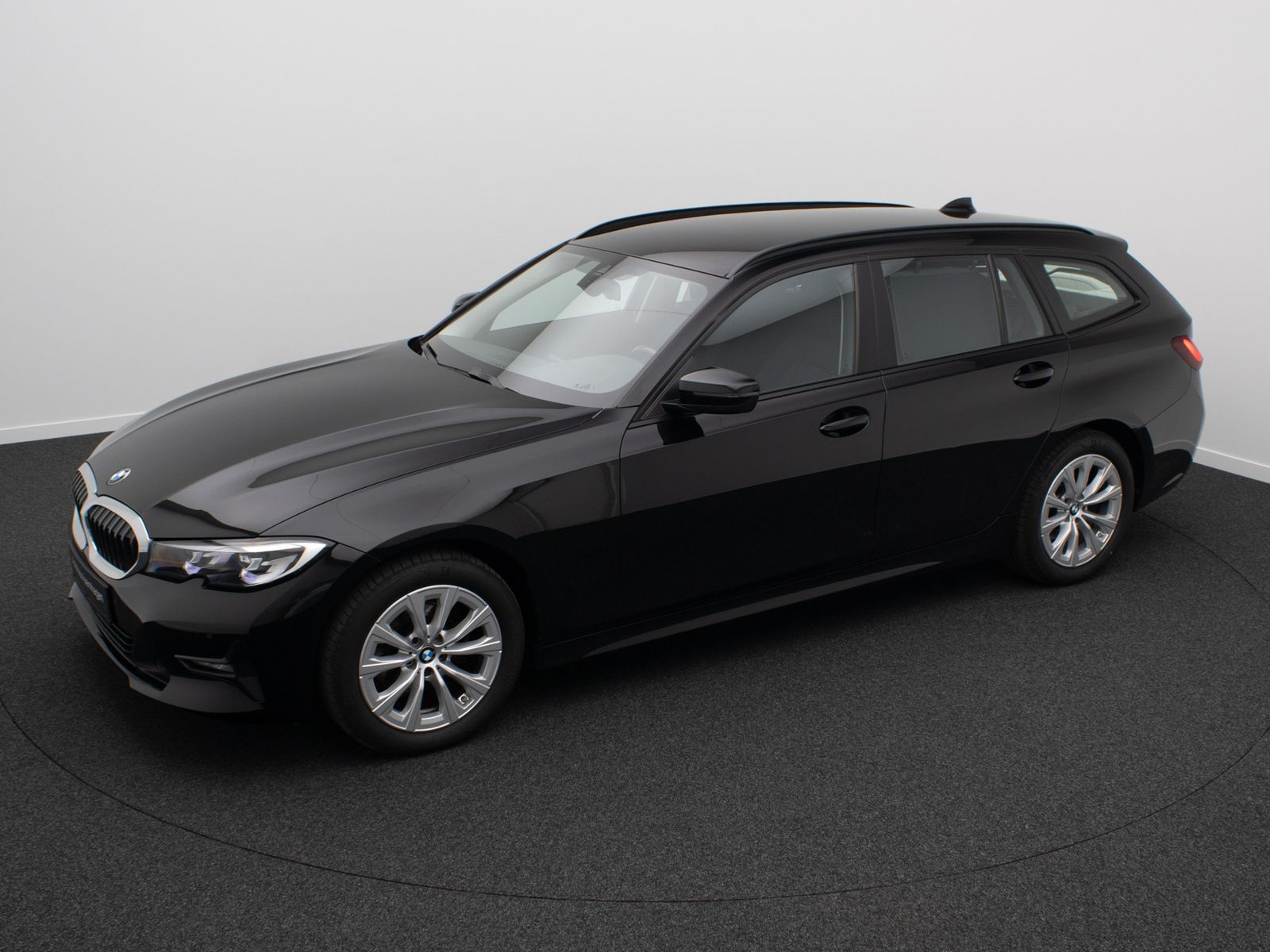 Fahrzeugabbildung BMW 320d xD Alarm DAB DriveAss PDC Geschwindig WiFi