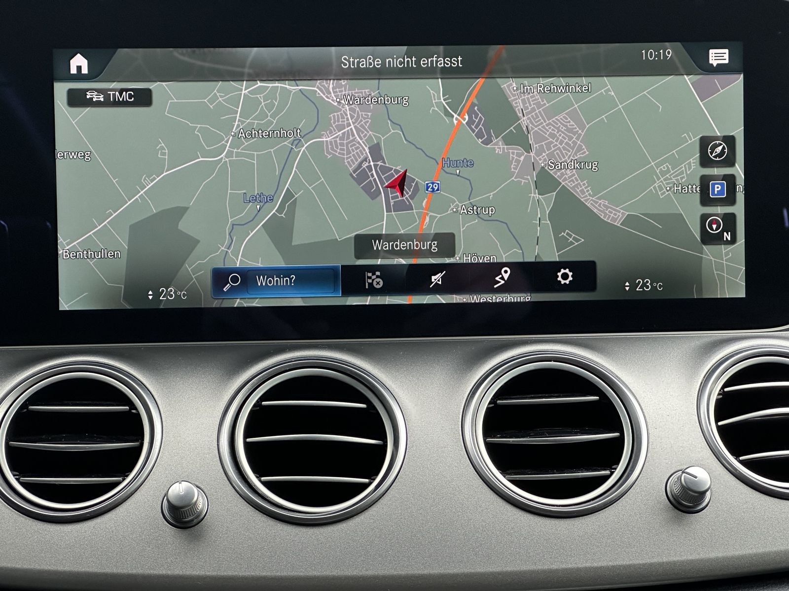 Fahrzeugabbildung Mercedes-Benz E 220d T Avantgarde NAV+LED+KAM+AHK+BURMEISTER