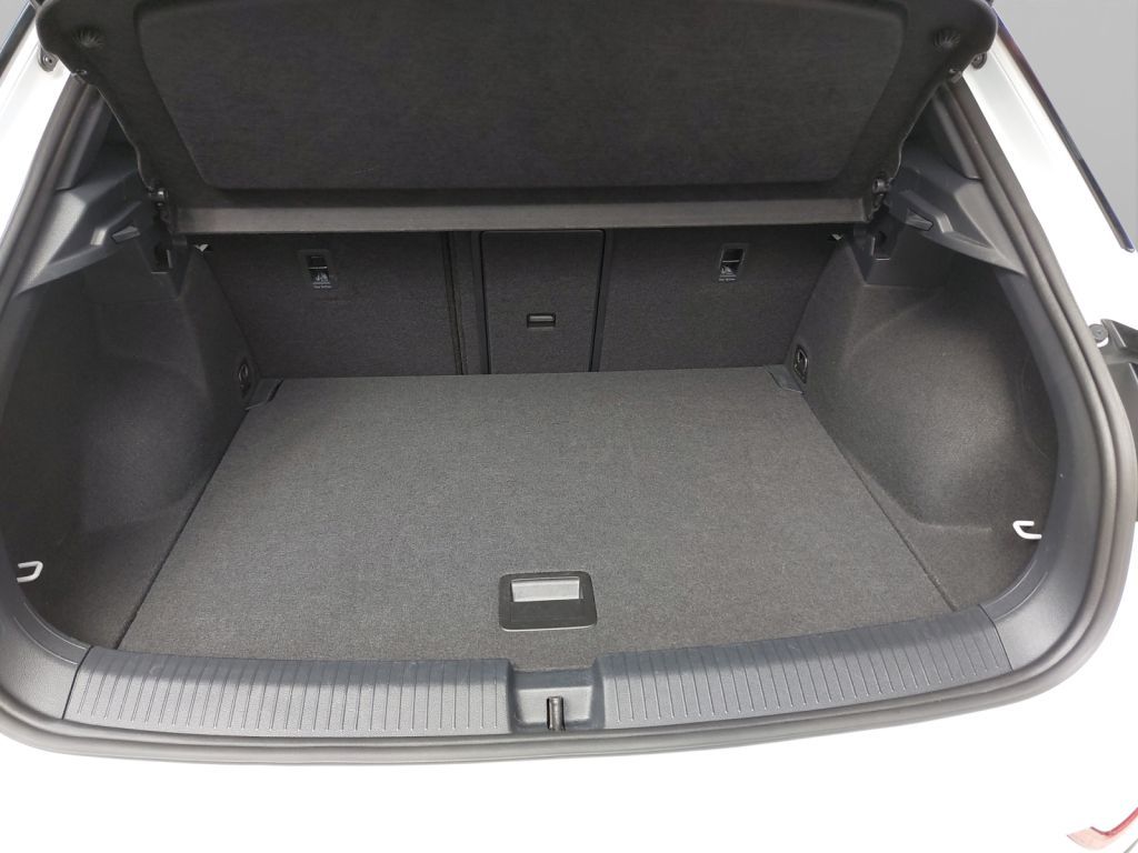 Fahrzeugabbildung Volkswagen T-Roc 1.5 TSI Black Style AHZV Business Winterrä