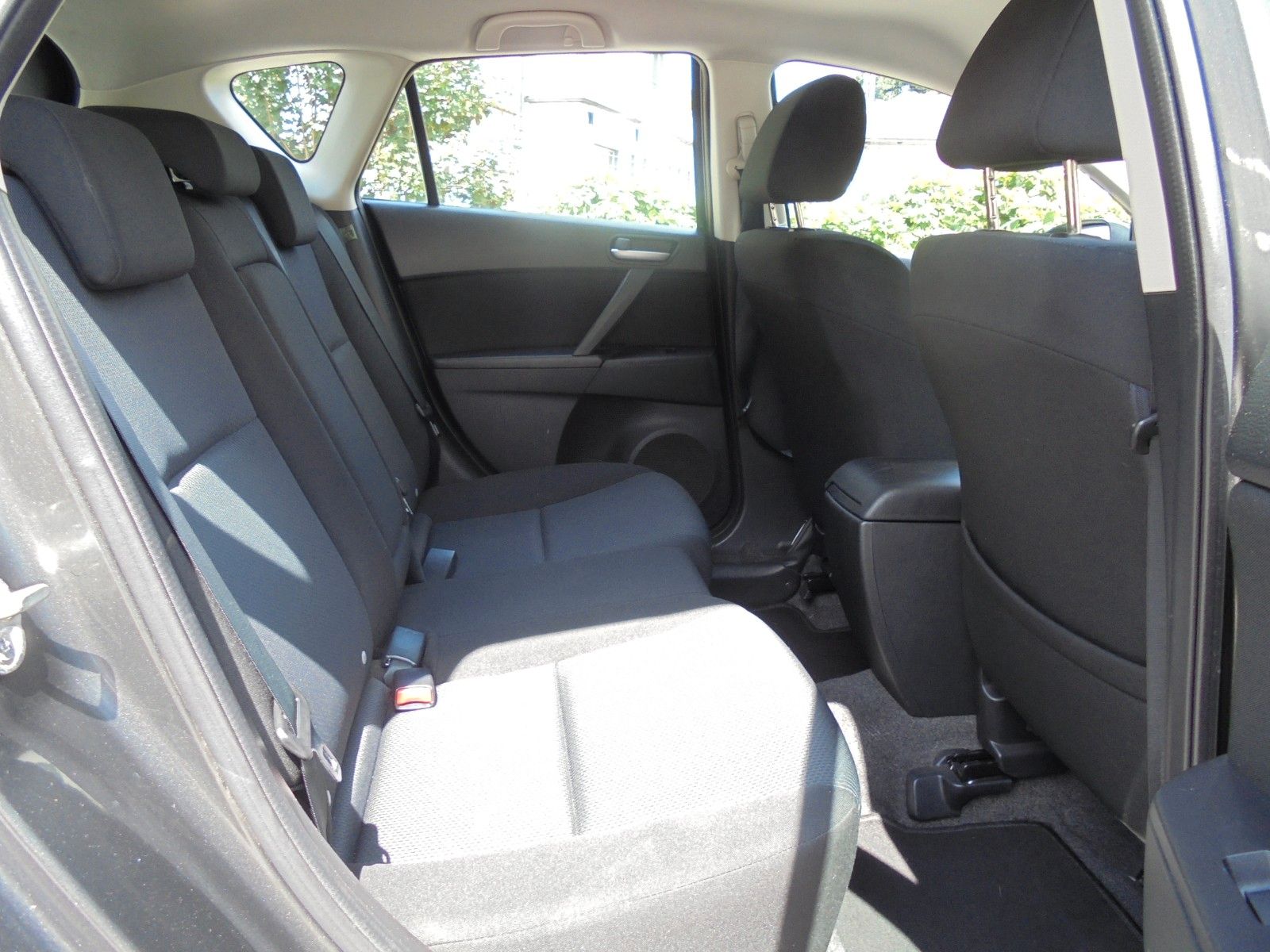 Fahrzeugabbildung Mazda 3 Lim. Exclusive-Line Automatik/Klima/Shz/PDC/