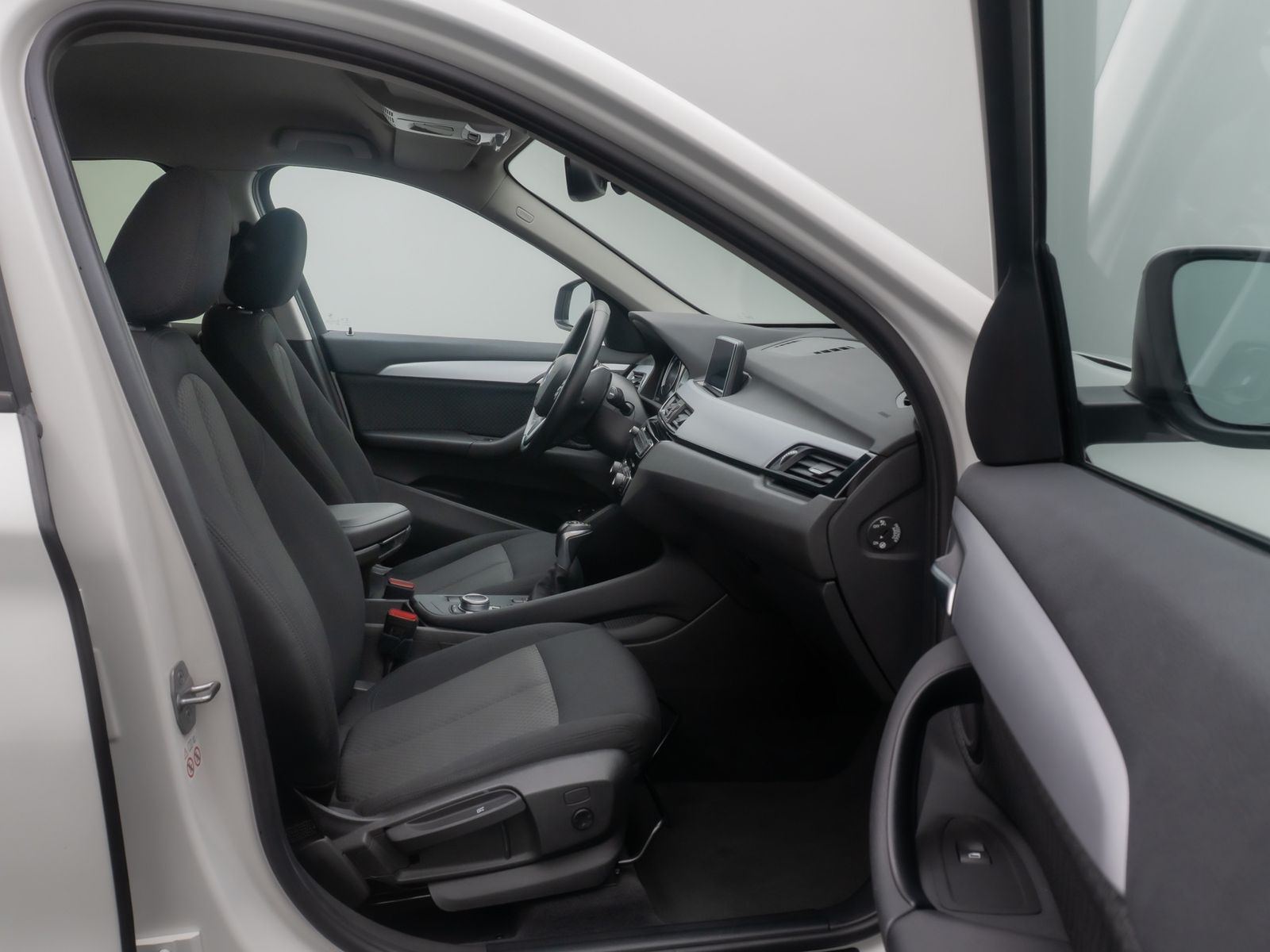 Fahrzeugabbildung BMW X1 xD25e GeschwindigReg ParkAss DAB Komfort NAVI
