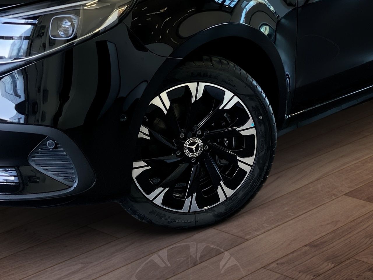 Fahrzeugabbildung Mercedes-Benz V 250 d STY / L Liegebank LED AHK Allrad Kamera