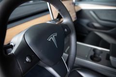 TESLA Model 3 Standard RWD*WMP*ACC*LED*2.Hand*8-fach