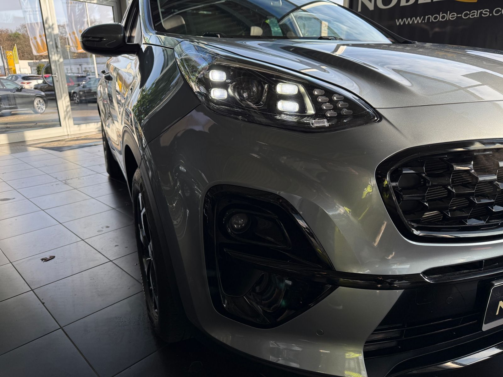 Fahrzeugabbildung Kia Sportage Black Edition PANO AHK LED