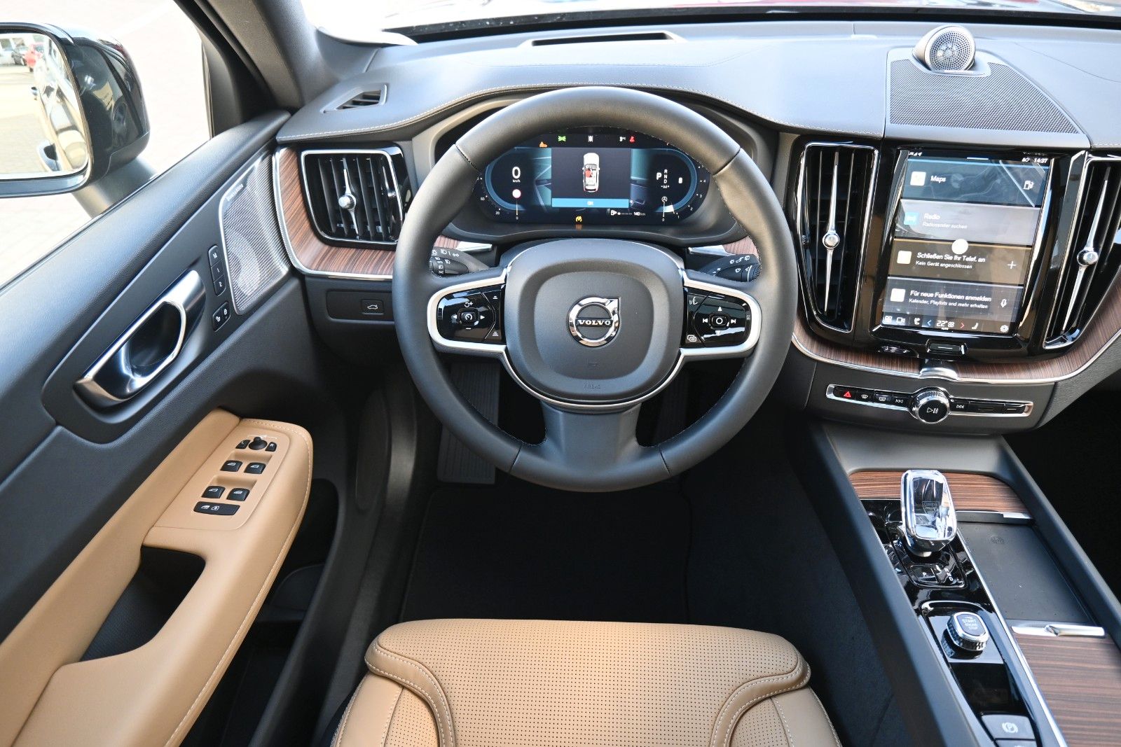 Fahrzeugabbildung Volvo XC60 B5 AWD Ultra Dark*LUFT*360°*ACC*B&W*AHK