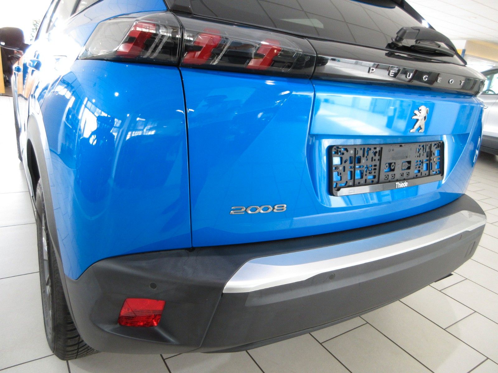 Fahrzeugabbildung Peugeot 2008 Active LED/NAVI/PDC/ALU/TEMPO