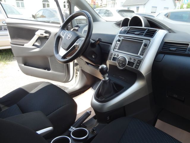 Fahrzeugabbildung Toyota Verso Travel/Kamera/Navi/131PS/95.500km/