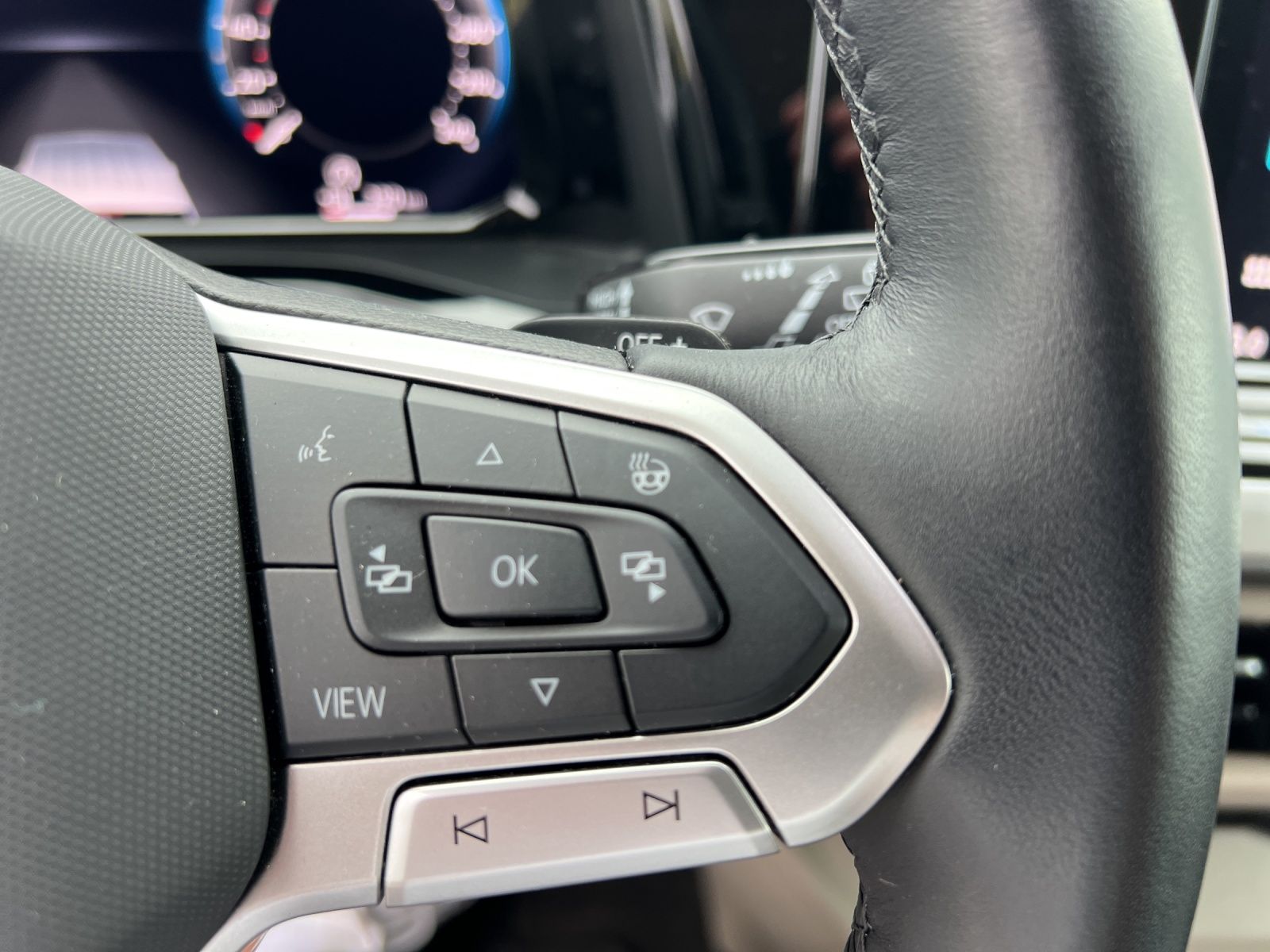 Fahrzeugabbildung Volkswagen T7 Multivan Style DSG TSI IQ-LED AHK H&K