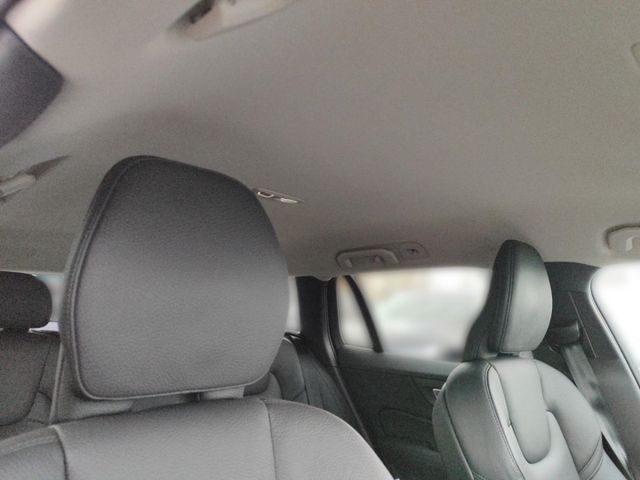 VOLVO V60 B4 (Bild 25 von Array)