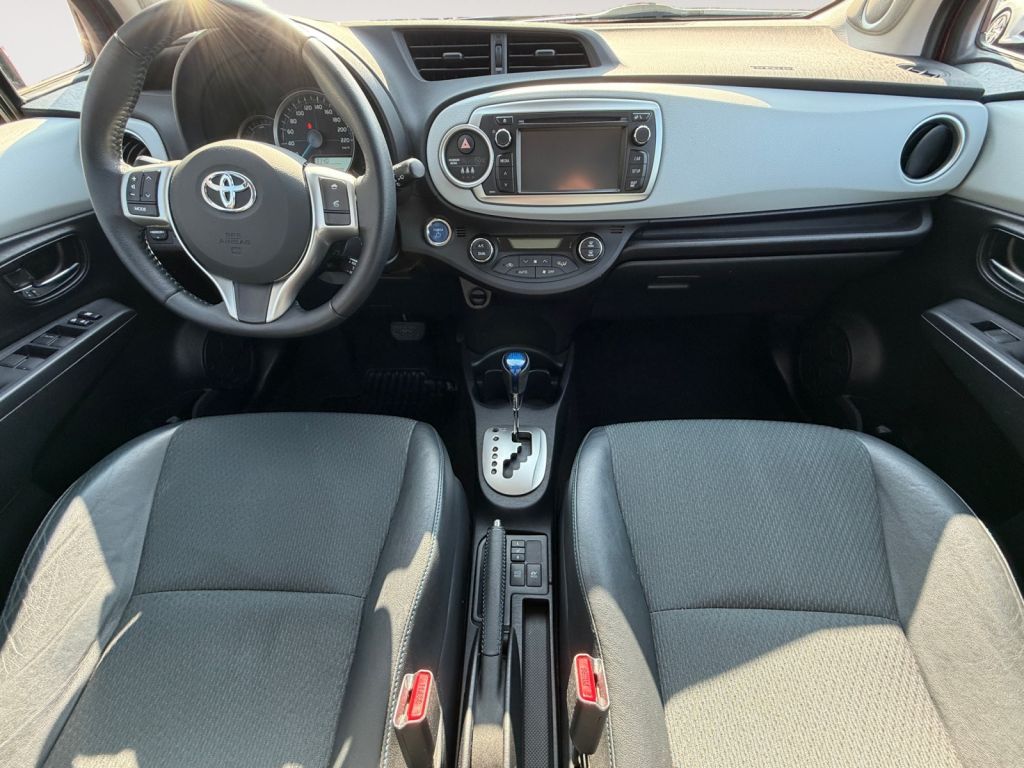 Fahrzeugabbildung Toyota Yaris Hybrid 1.5 VVT-i Club