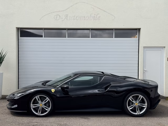 Ferrari 296 GTB **DEUTSCH**1.Hd. mit orig. 100 KM !!!
