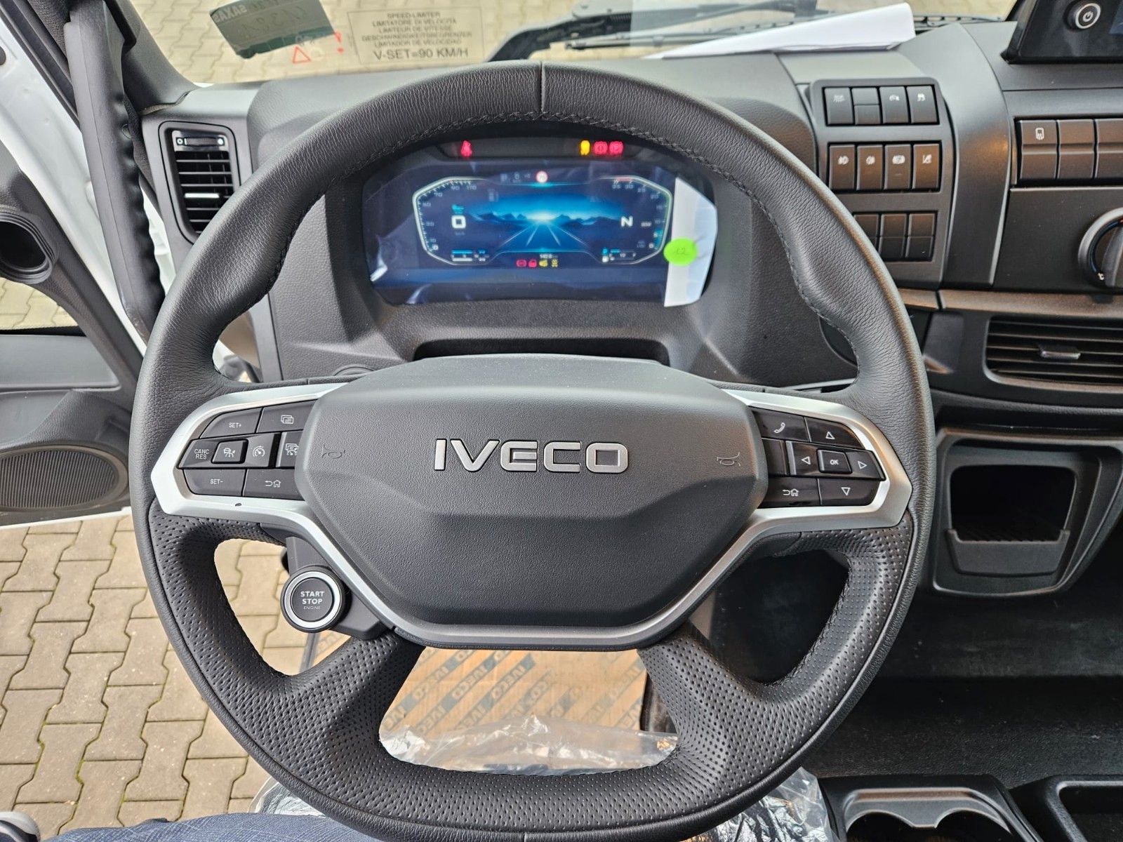 Fahrzeugabbildung Iveco EuroCargo ML140E28/P MY24