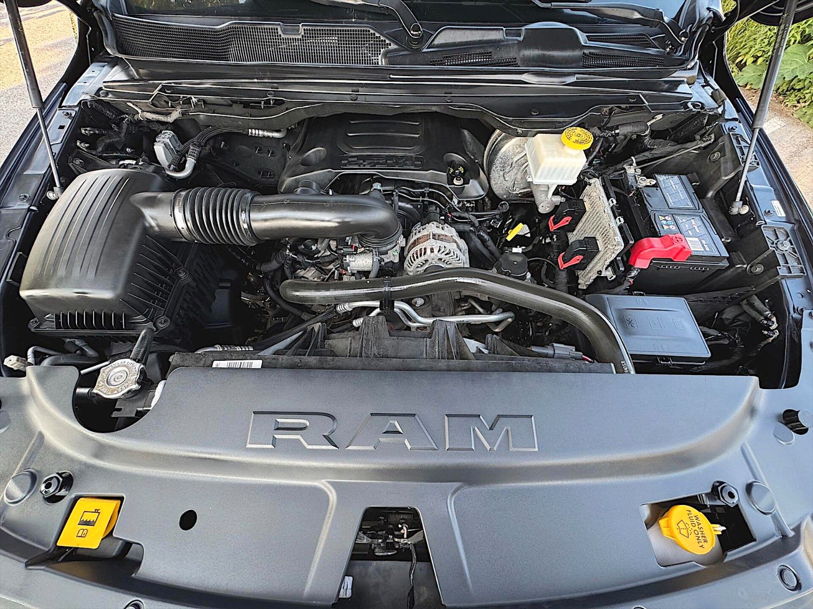 Fahrzeugabbildung Dodge RAM 5.7 V8 HEMI REBEL Offroad 4x4 *AXLE LOCK*