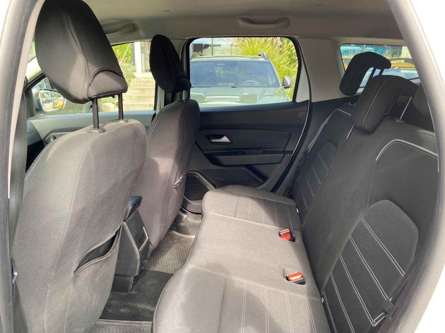 Fahrzeugabbildung Dacia Duster II Journey Navi Soundsystem Apple CarPlay