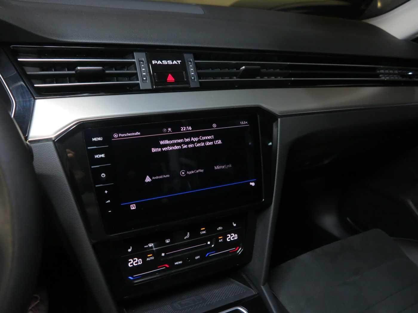 Volkswagen Passat Variant 2.0 TDI SCR DSG7 Elegance Navi
