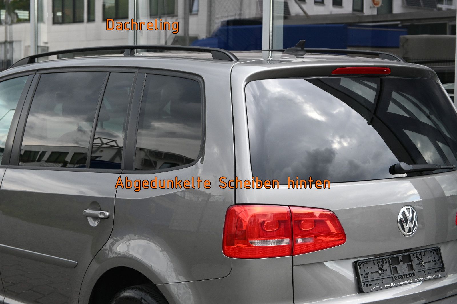 Fahrzeugabbildung Volkswagen Touran 1.6 TDI Comfortline °7-SITZE°KAMERA°02.28