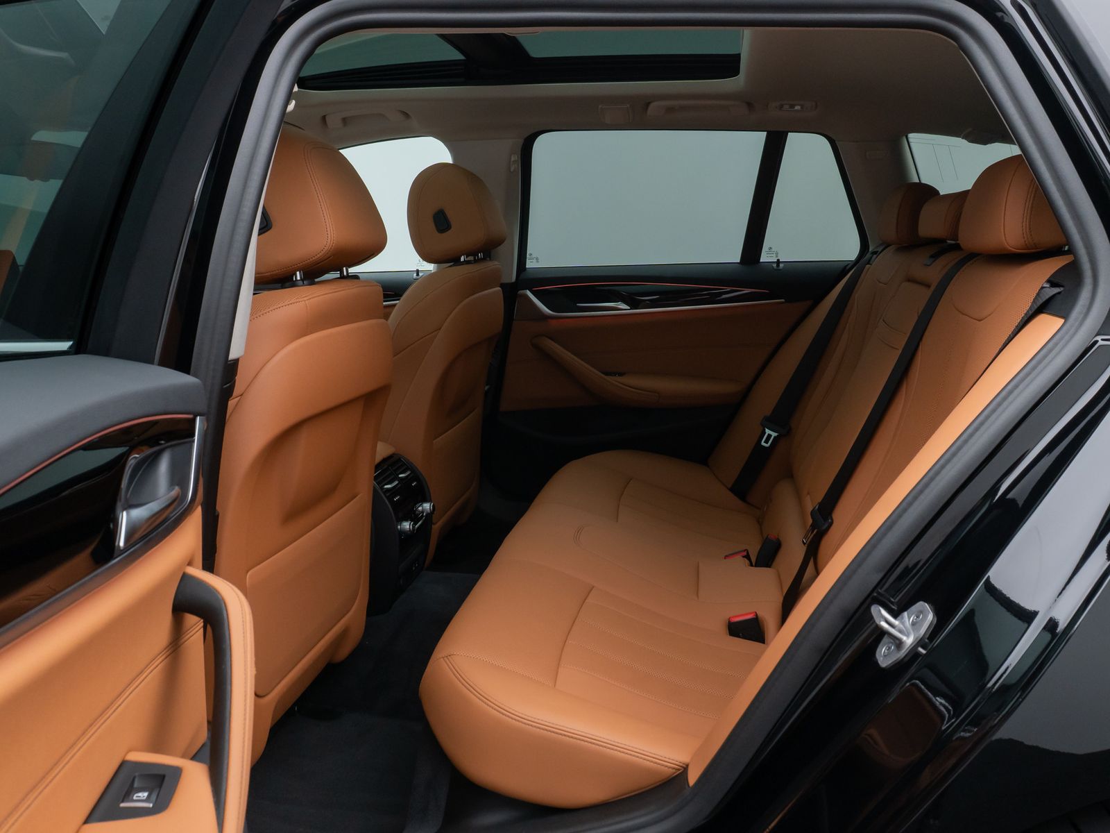 Fahrzeugabbildung BMW 520d Panorama Kamera DAB HiFi AHK M Sport Alarm