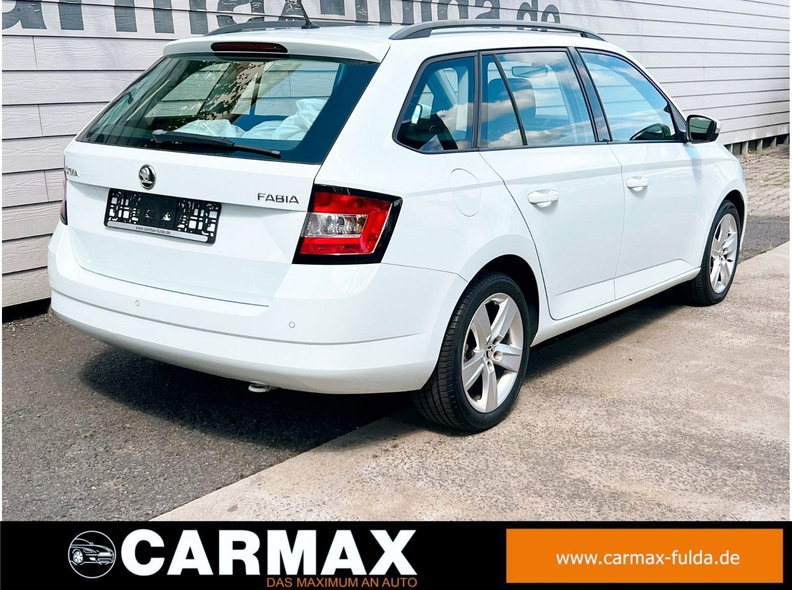 Fahrzeugabbildung SKODA Fabia Combi Style SH,PDC,8-fach bereift!
