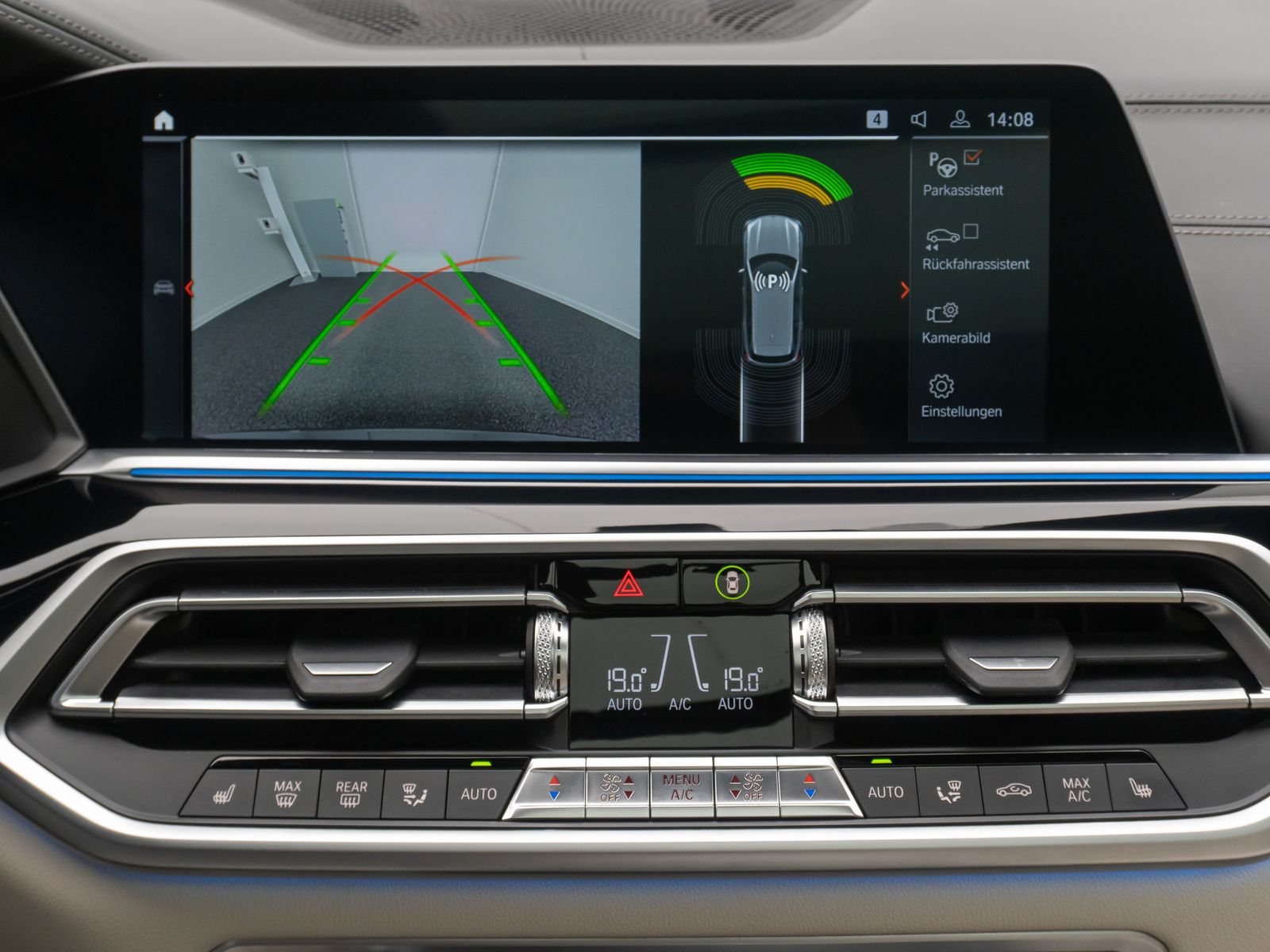 Fahrzeugabbildung BMW X5 xD45e M Sport Kamera Laser Panorama HUD H/K