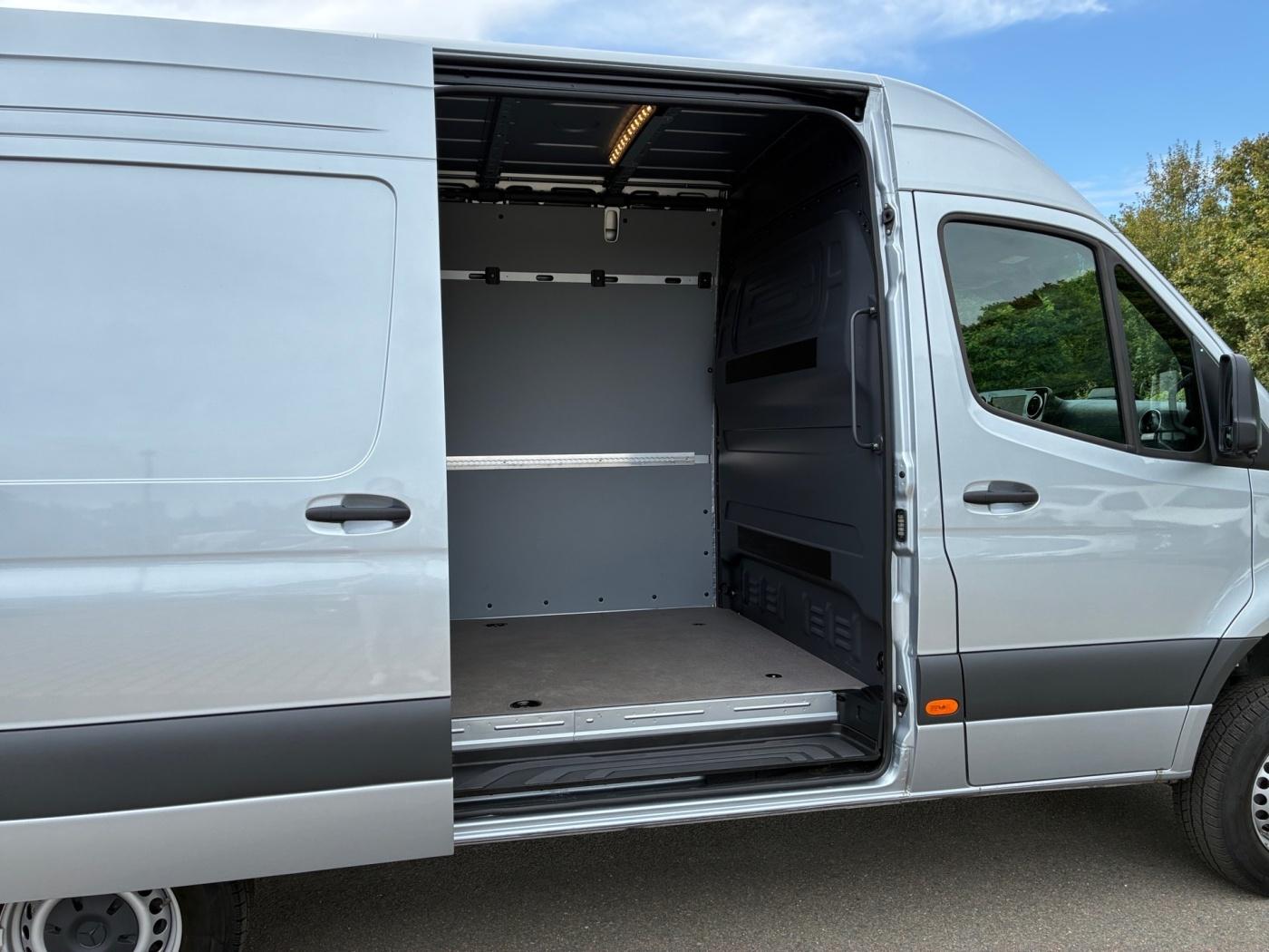 Mercedes-Benz Sprinter 319 CDI Kastenwagen L2H2 Klima*360°LED*